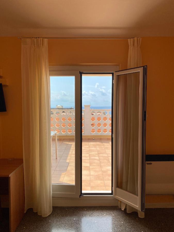 Hotel Ines Varazze Bagian luar foto