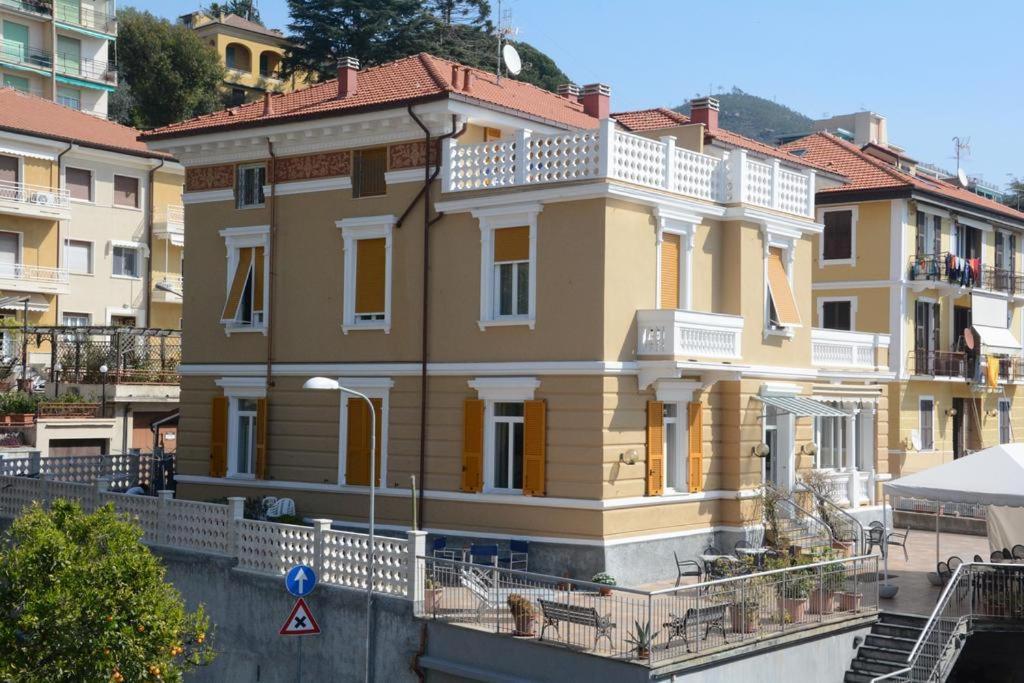 Hotel Ines Varazze Bagian luar foto