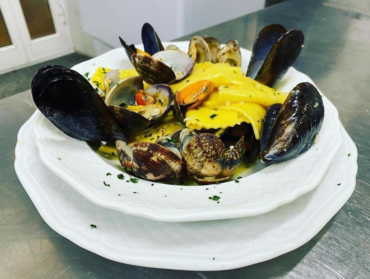 Hotel Ines Varazze Bagian luar foto